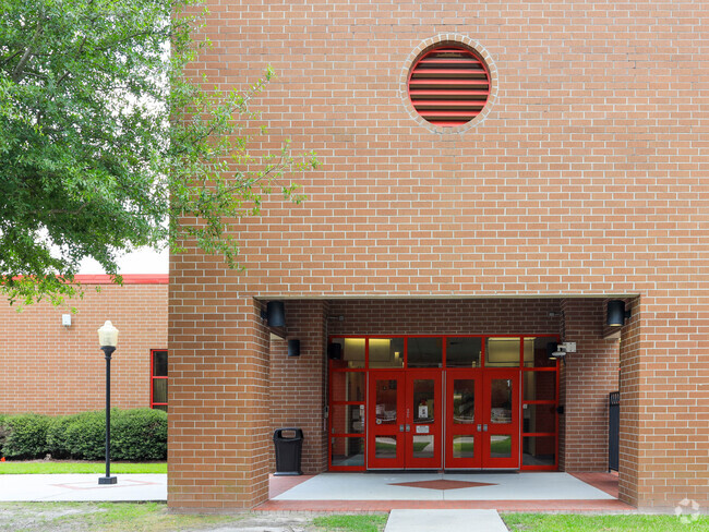 Ladson Elementary School is a public primary option for North Charleston children in the area.