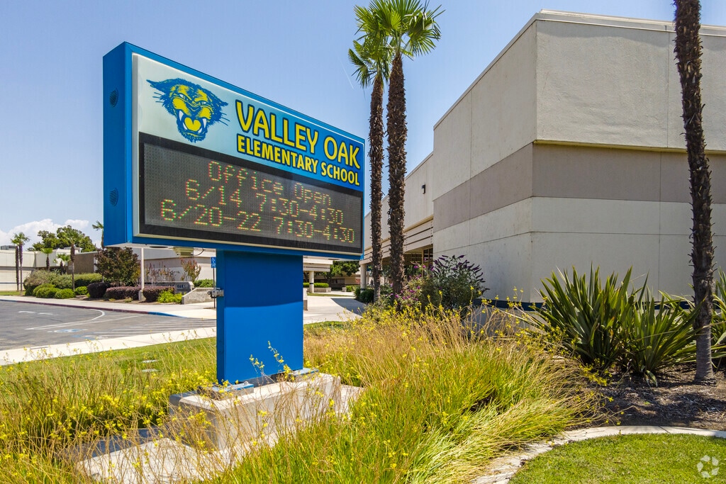 Valley Oak Elementary School is located in Northeast Fresno.