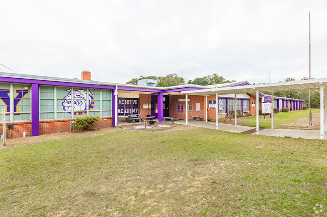 Henry_McMillan_School_2