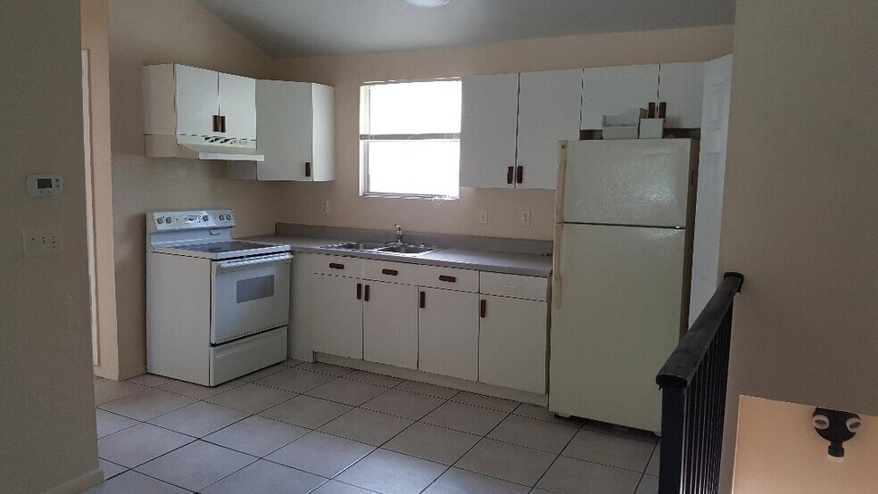 1818 5th St unit 1, Sarasota, FL 34236 - photo 1