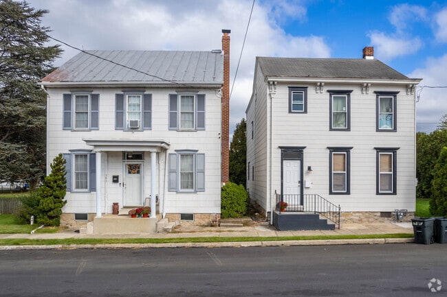 Modest sized single homes are abundant in Susquehanna Township.