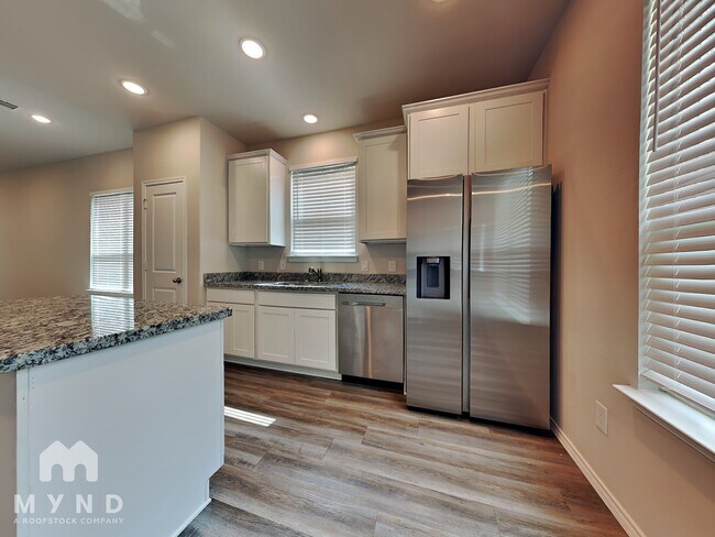 11731 Miller Cir, Conroe, TX 77302 - photo 5