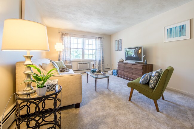 Princeton Crossing, Salem, MA 01970 - photo 3