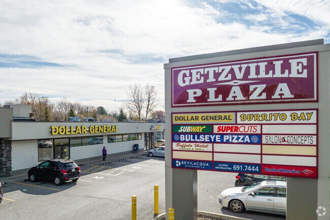 Getzville Plaza features local restaurants and businesses in New York.