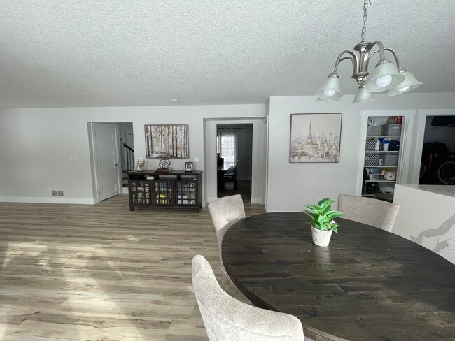 5212 SE 31st St, Des Moines, IA 50320 - photo 5