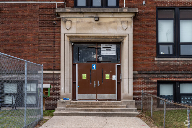 Bennett Elementary School, entrance.