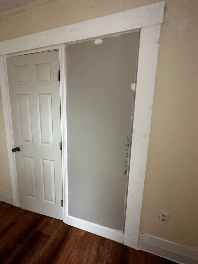 26-28 Monroe St unit 26 Monroe Street, Burlington, VT 05401 - photo 2