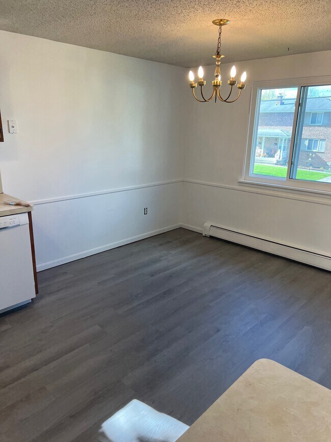 308 Frontier Ave unit 3, North Tonawanda, NY 14120 - photo 6