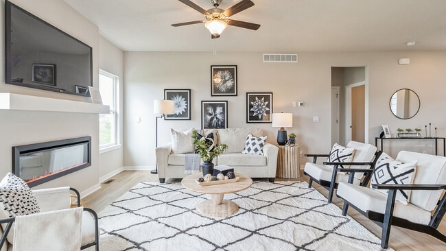 809 2nd St NE, Altoona, IA 50009 - photo 3