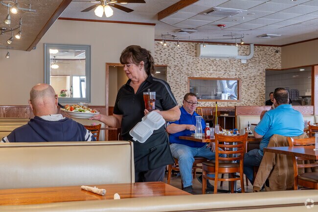 Quick, friendly service can be found at Honey Bee Cafe in Ridge Acres.