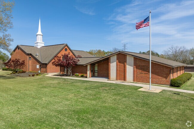 There are many churches to choose from in Thomas Street.