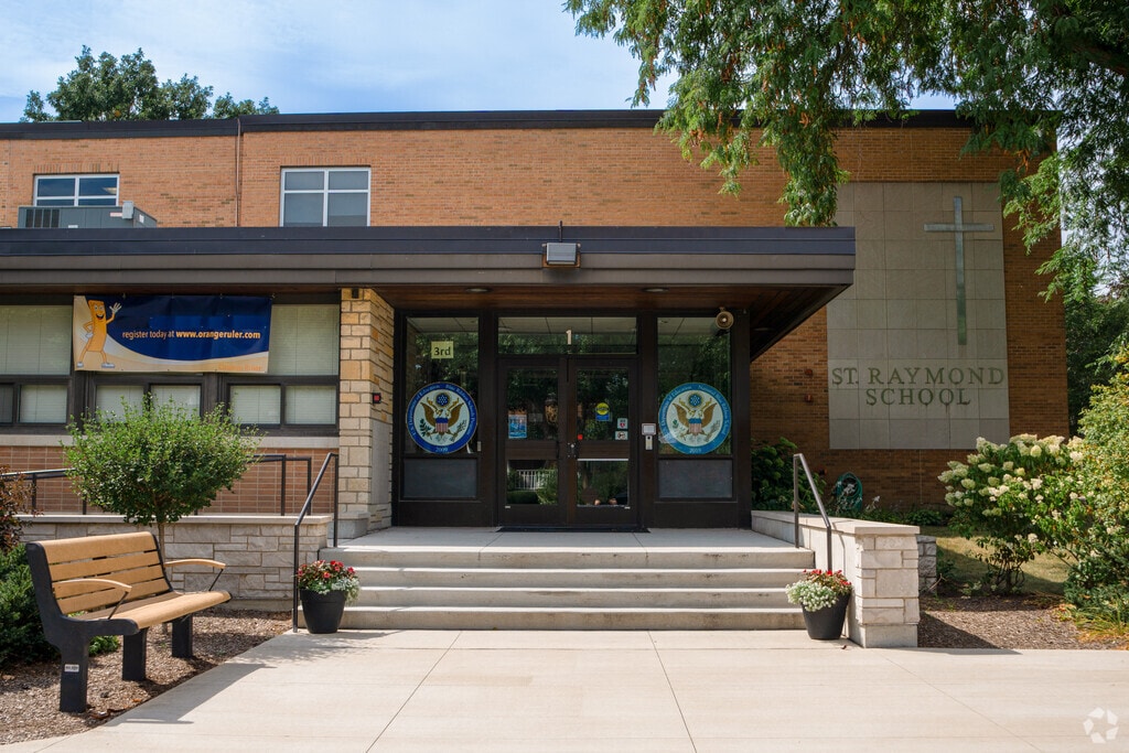 St Raymond School provides private education in the neighborhood of 
Downtown Mount Prospect