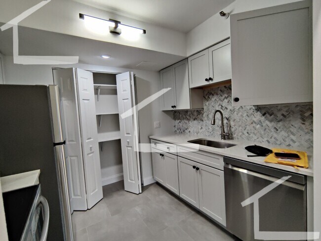 1731 Beacon St unit 203, Brookline, MA 02445 - photo 2