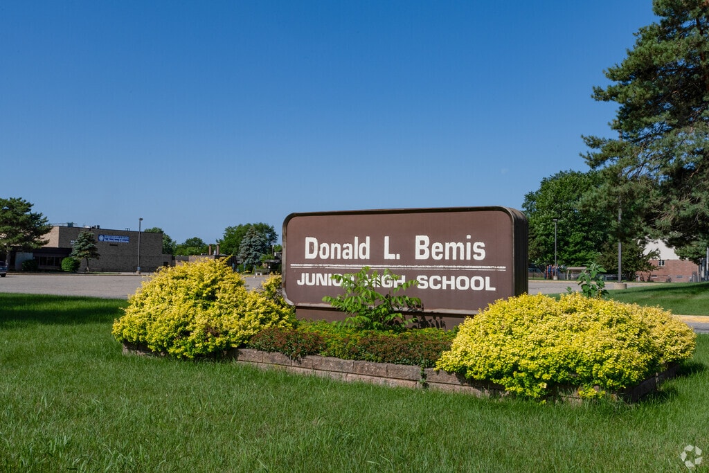 The entrance sign to Bemis Junior High School in Sterling Heights.