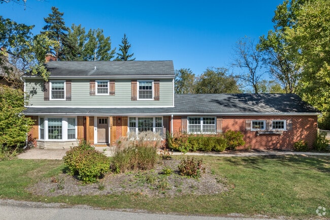 You can find a variety of home styles including colonials in the Briarwood neighborhood.