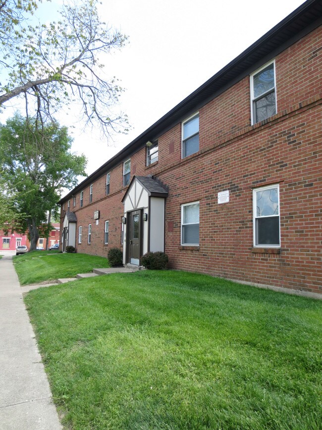 4605 Chippewa St, Cincinnati, OH 45227