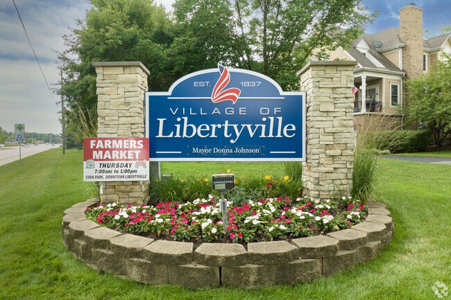 Greentree is a neighborhood in the village of Libertyville, Illinois.