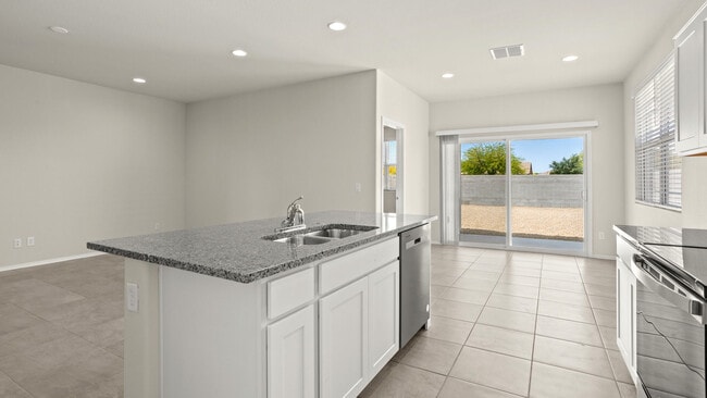 2769 Shanley Ave unit 36202138, Apache Junction, AZ 85120 - photo 5