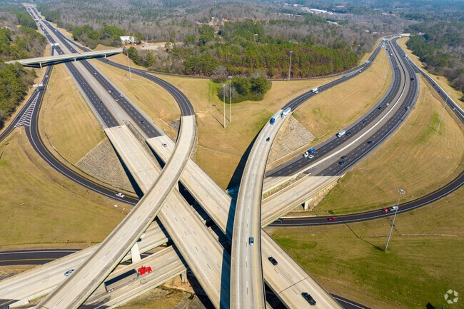 Liberty Highlands is close to the 20/59 interstate and makes your daily commute quick.