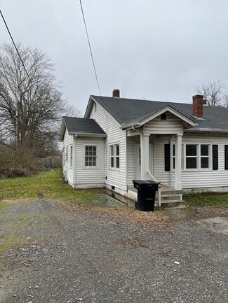 913 E Lincoln St Unit 913, Tullahoma, TN 37388