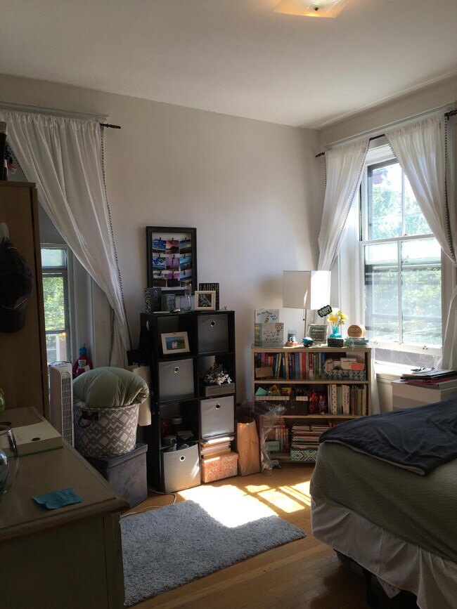 1677 Beacon St Unit 1, Brookline, MA 02445