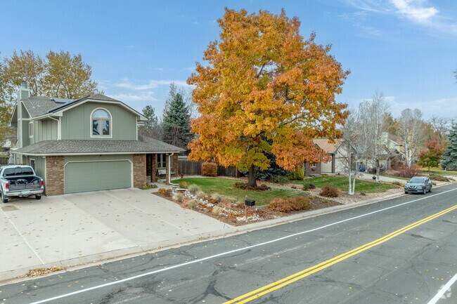 Craftsman-style homes in Highland Park West showcase quality craftsmanship and charm.