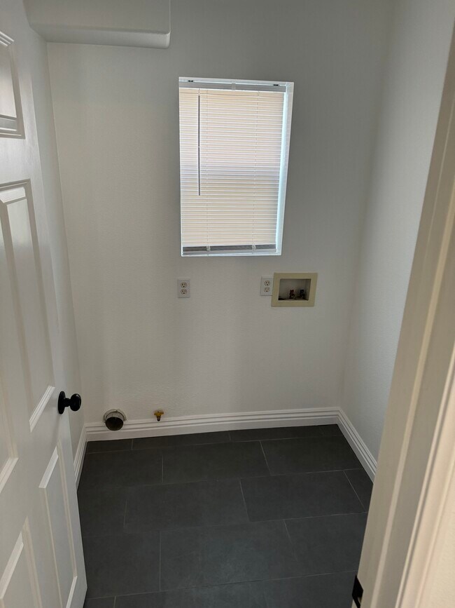 1711 E 68th St, Long Beach, CA 90805 - photo 7