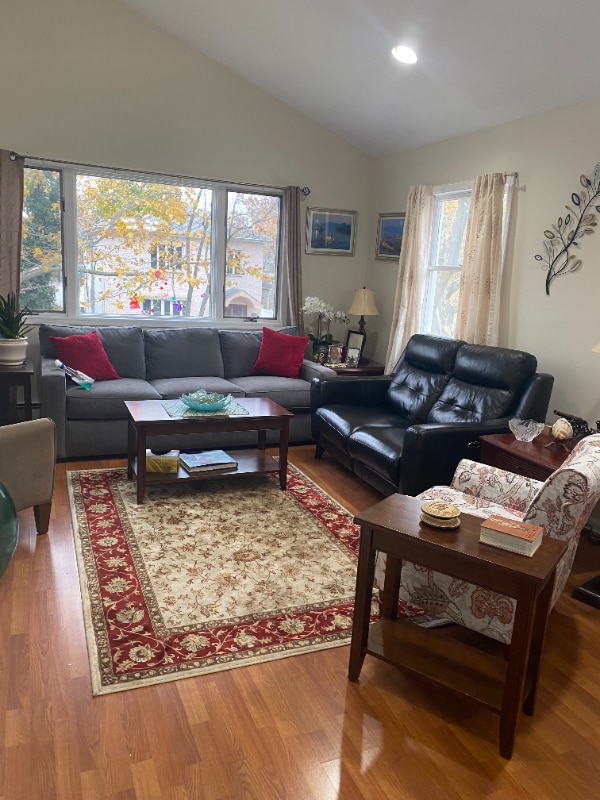 81-52-81242 242nd St, Queens, NY 11426