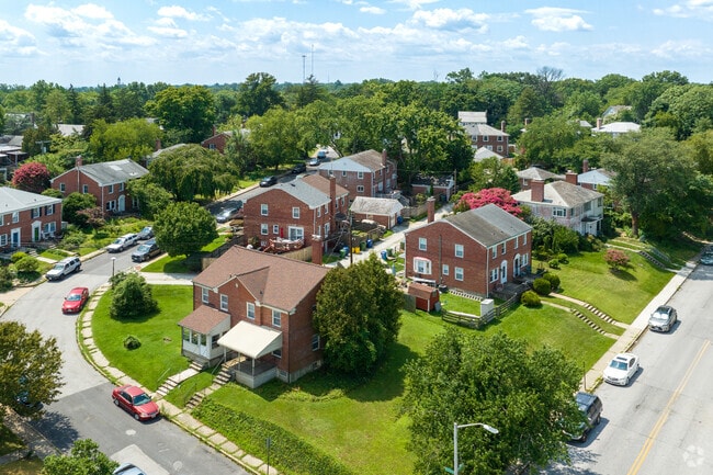 Duplex homes are common in the northern area of Rosebank.