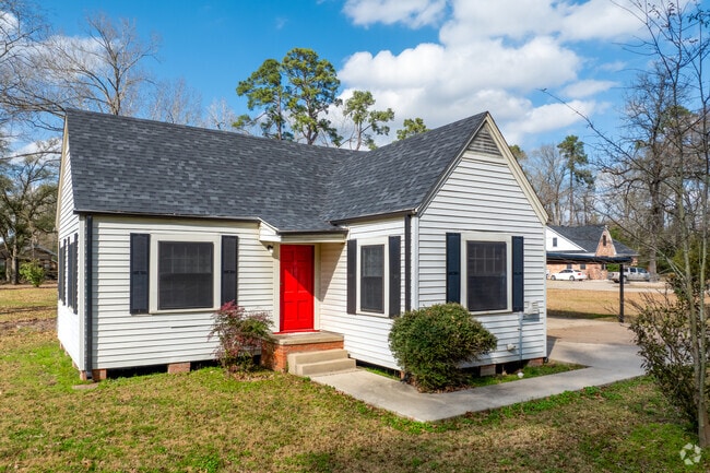 Central Lufkin’s classic Cottage homes offer charm and character in a quiet setting.