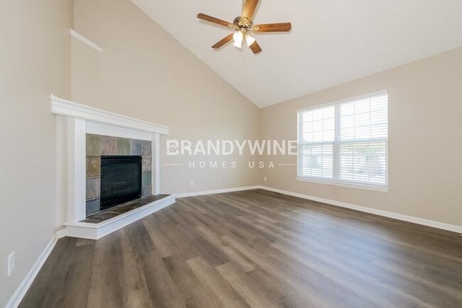 809 Canter St, Raymore, MO 64083 - photo 3