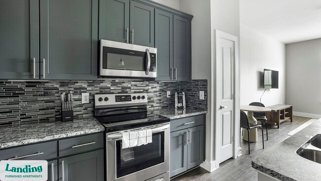 18101 Point Lookout Dr unit 473, Nassau Bay, TX 77058 - photo 5