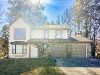 1577 Linksview Close, Stone Mountain, GA 30088