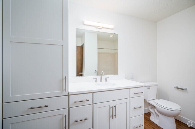 3BR, 2BA - 1414SF - First Bathroom