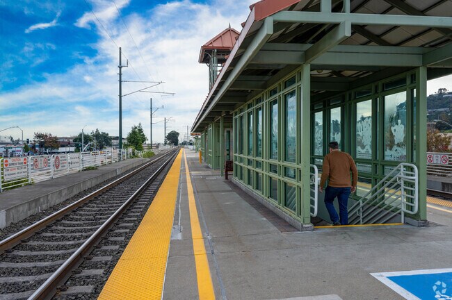 Homeview neighborhood is right next to a Caltrans station.