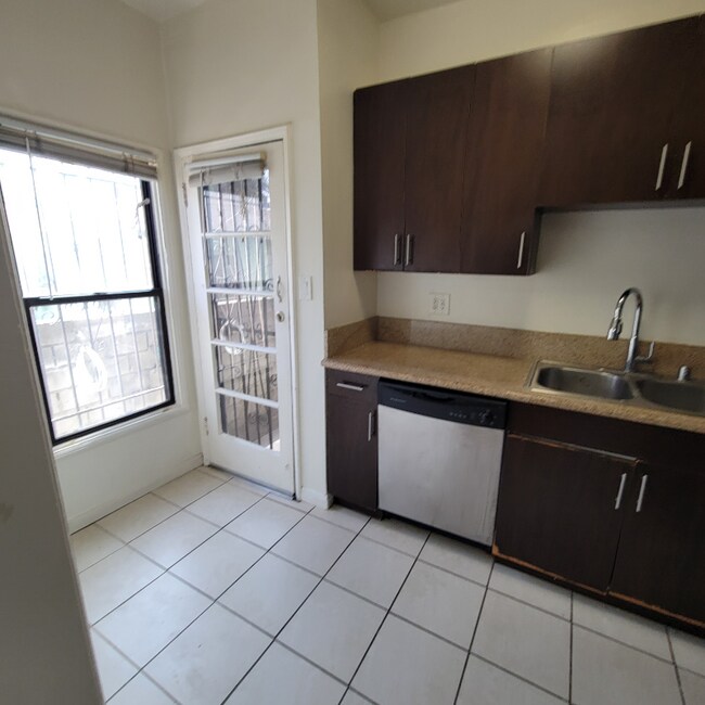 4528 Edgewood Place unit 1, Los Angeles, CA 90019 - photo 4