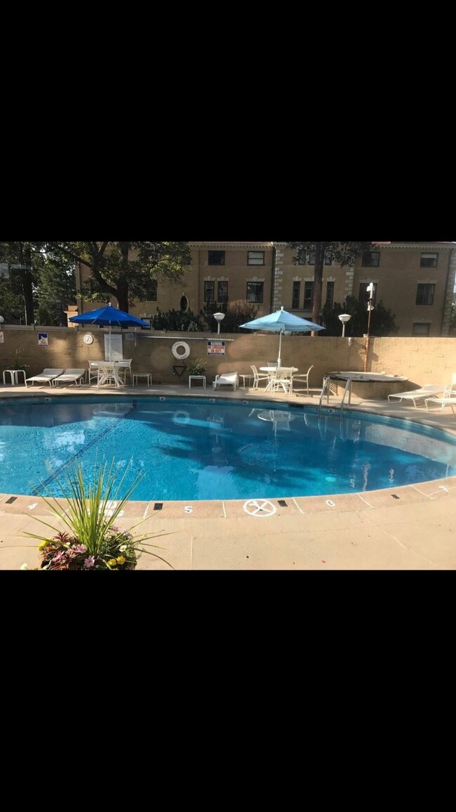 Regency Towers unit 3L, Hartford, CT 06105 - photo 3