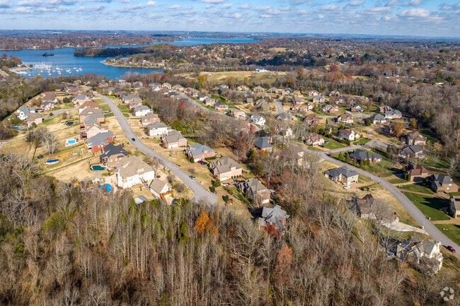 Green Hill is bordered to the north by the Old Hickory Lake.