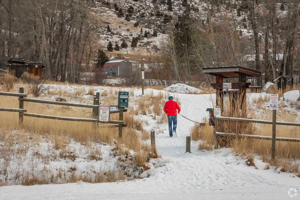 NH_Hillcrest_559549_020725_P2_MN_V1