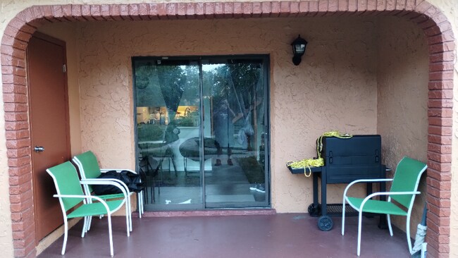 189 San Juan Cir, Melbourne, FL 32935 - photo 6