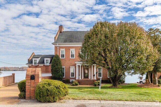 Colonial Revival home styles on the lake are typically more expensive in Hendersonville.