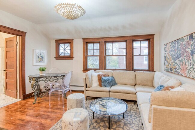 3073 Fairmount Blvd unit ID1288914P, Cleveland, OH 44118 - photo 2