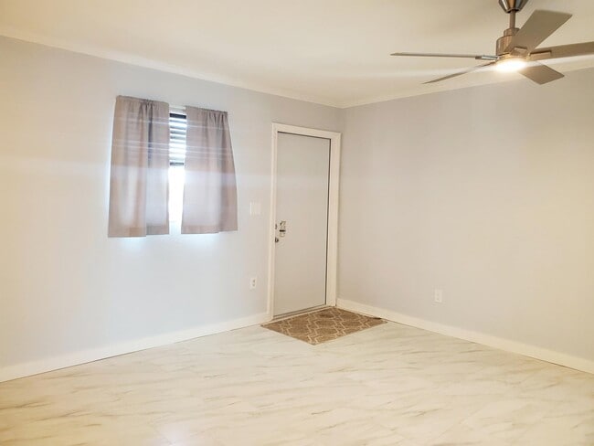 201 Coppitt Rd unit 205, Key West, FL 33040 - photo 6