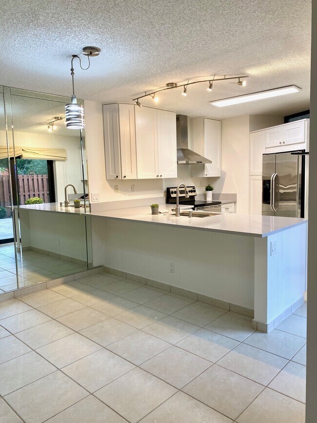 8368 Trent Ct Unit B, Boca Raton, FL 33433