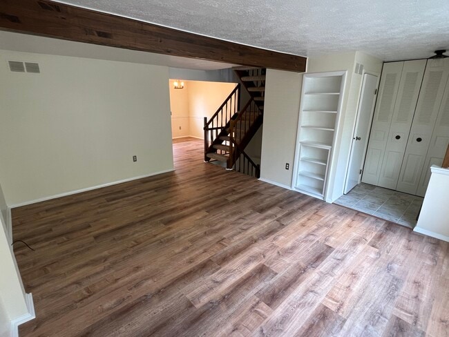 792 Wheatland Cir, Bridgeville, PA 15017 - photo 4