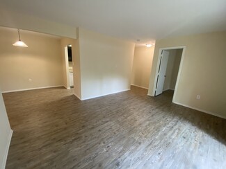 220 McConville Rd, Lynchburg, VA 24502