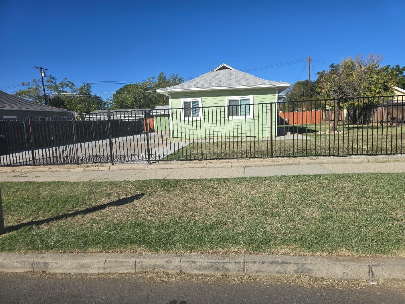 333 N 4th St, Banning, CA 92220 - photo 1