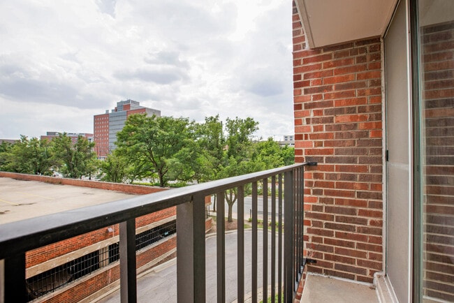 901 S Ashland Ave unit FL12-ID1384, Chicago, IL 60607 - photo 5