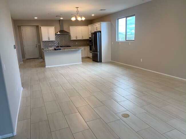 10123 N Indian Jewel Dr, Marana, AZ 85742 - photo 5