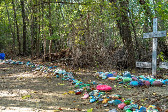 Keller Rock Art Trail is a scenic pathway with art from residents of 
North Keller.
